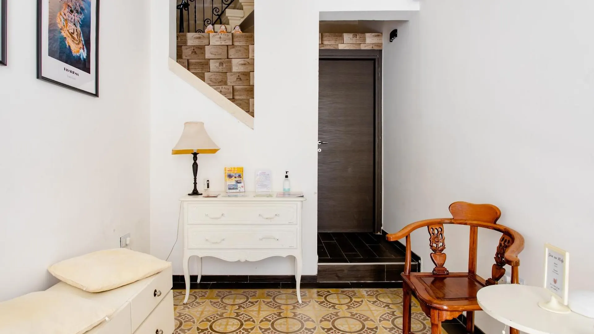 Nemy Sliema Guesthouse Malta